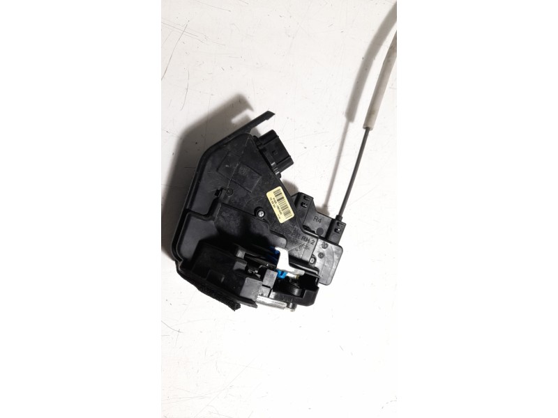Recambio de cerradura puerta trasera derecha para kia rio (yb) 1.2 cat referencia OEM IAM 81420H8010V  