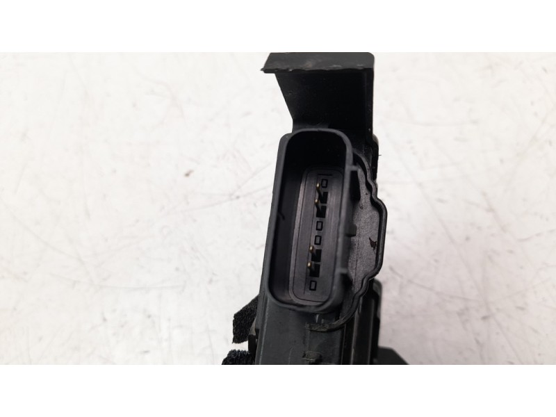 Recambio de cerradura puerta trasera izquierda para kia rio (yb) 1.2 cat referencia OEM IAM 81410H8010  