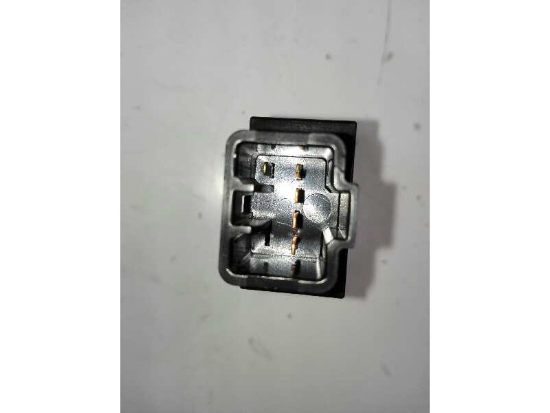Recambio de interruptor para ssangyong korando 2.9 turbodiesel cat referencia OEM IAM   