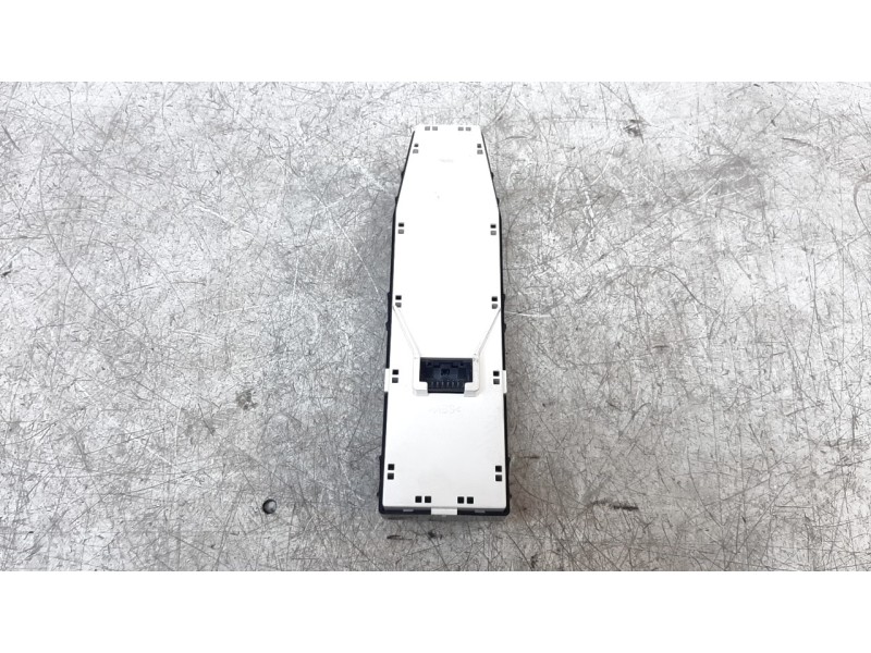 Recambio de mando elevalunas delantero izquierdo para hyundai santa fe 2.2 crdi cat referencia OEM IAM 93571S1240NNB  