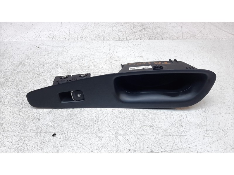 Recambio de mando elevalunas trasero derecho para hyundai santa fe 2.2 crdi cat referencia OEM IAM 93576S1110NNB  