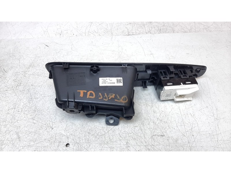 Recambio de mando elevalunas trasero derecho para hyundai santa fe 2.2 crdi cat referencia OEM IAM 93576S1110NNB  