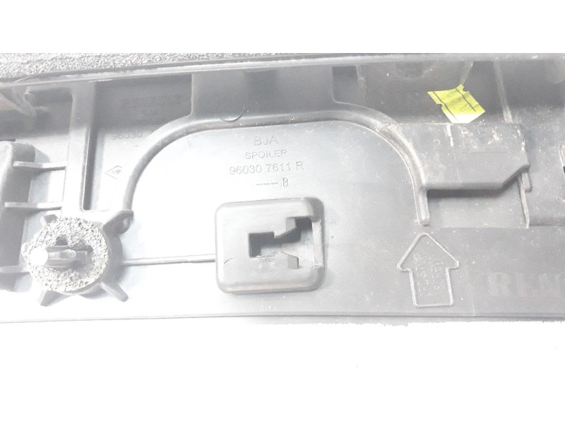 Recambio de aleron trasero para renault clio v 1.5 blue dci diesel fap referencia OEM IAM 960307611R  