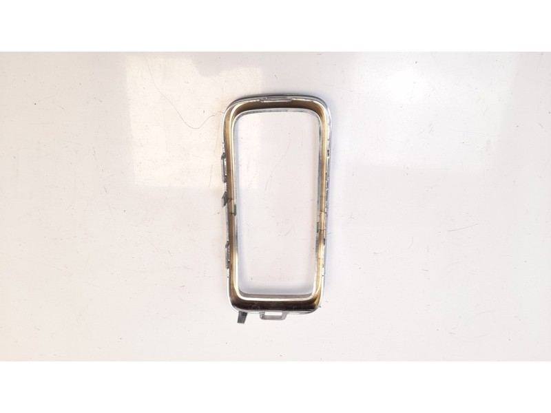 Recambio de moldura para jeep renegade 1.0 t-gdi cat referencia OEM IAM 735687346  