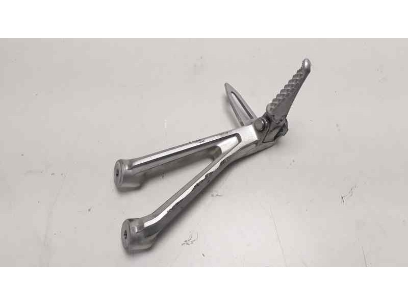 Recambio de estribo para honda cb 650f referencia OEM IAM   