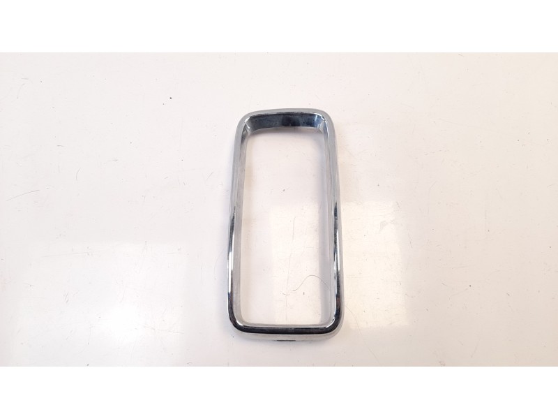 Recambio de moldura para jeep renegade 1.0 t-gdi cat referencia OEM IAM 735687346  