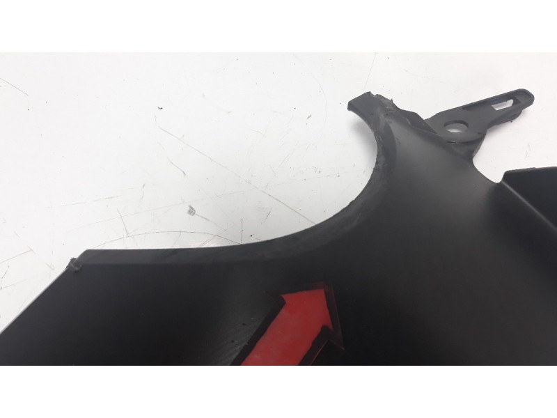 Recambio de moldura para honda cbr 650r referencia OEM IAM 64270MKND100  