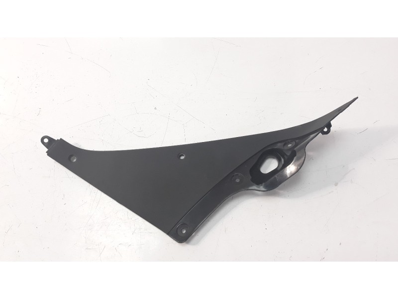 Recambio de moldura para honda cbr 650r referencia OEM IAM 64251MKND10 64251MKND100 