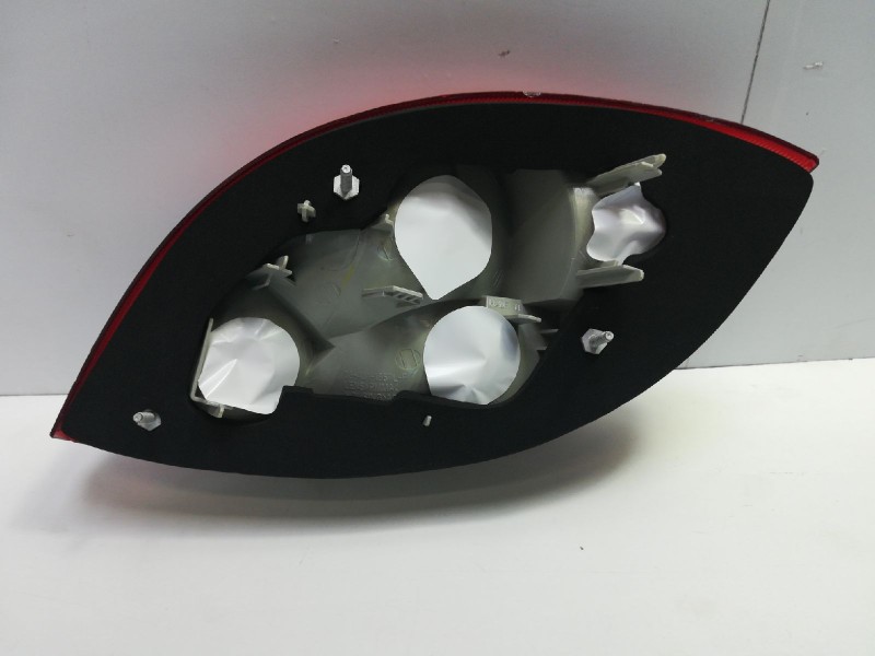 Recambio de piloto trasero izquierdo para ford ka (ccq) referencia OEM IAM 1105789 103F10241771 FD0064154