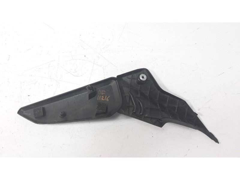 Recambio de moldura para honda cbr 650r referencia OEM IAM 83611MKYD500  