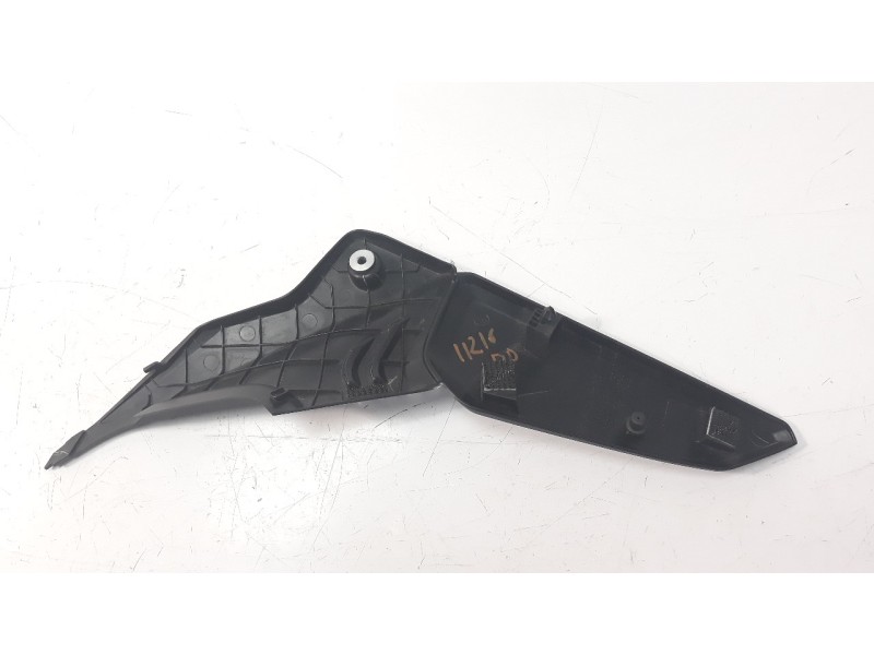 Recambio de moldura para honda cbr 650r referencia OEM IAM 83511MKYD500  