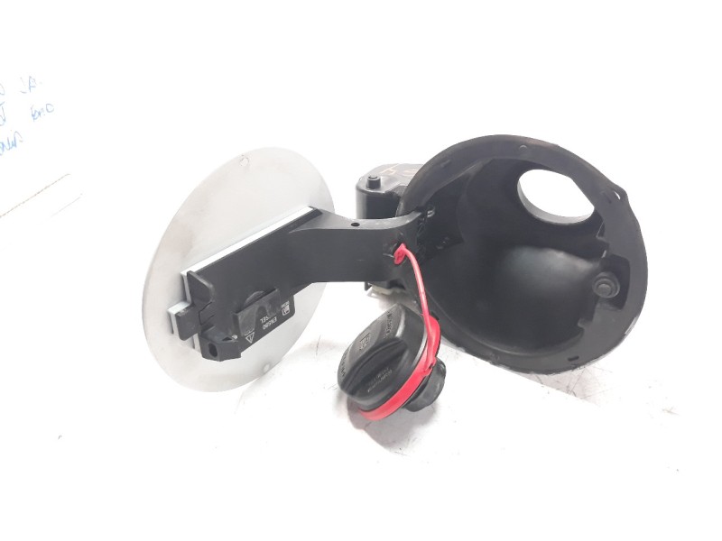 Recambio de tapa exterior combustible para opel insignia berlina 2.0 16v cdti referencia OEM IAM 13244482  