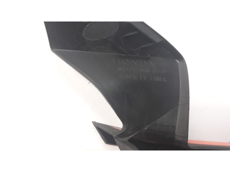 Recambio de moldura para honda cbr 650r referencia OEM IAM 64191MKND100 64191MKND10 