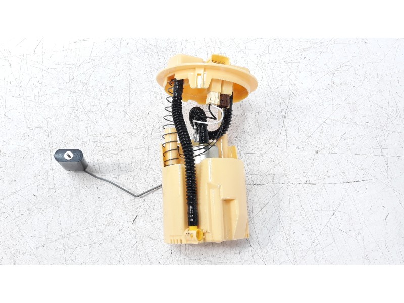 Recambio de bomba combustible para renault clio iv 1.5 dci diesel fap referencia OEM IAM 172021275R  