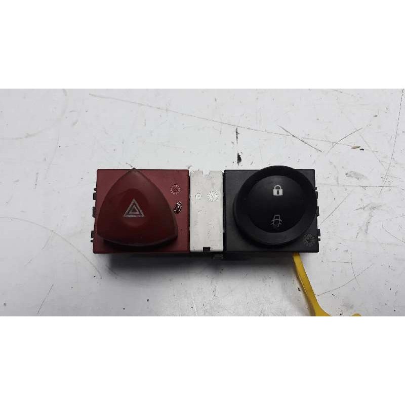 Recambio de warning para renault megane ii berlina 5p confort expression referencia OEM IAM 8200095493 8200109723 8200107808
