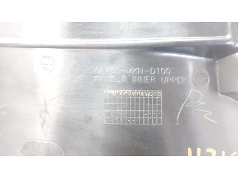 Recambio de moldura para honda cbr 650r referencia OEM IAM 64256MKND100 64256MKND10 