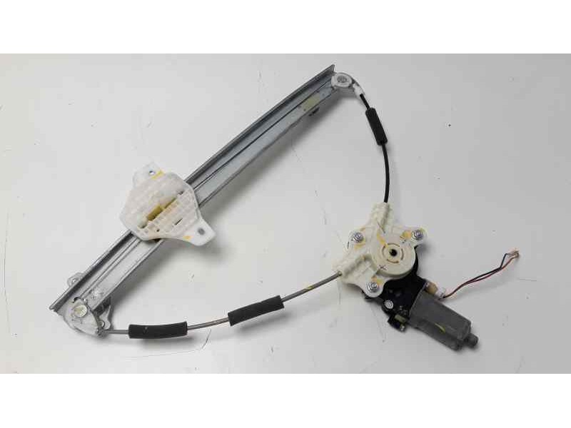 Recambio de elevalunas delantero derecho para hyundai i20 1.2 16v cat referencia OEM IAM 82450C8010  