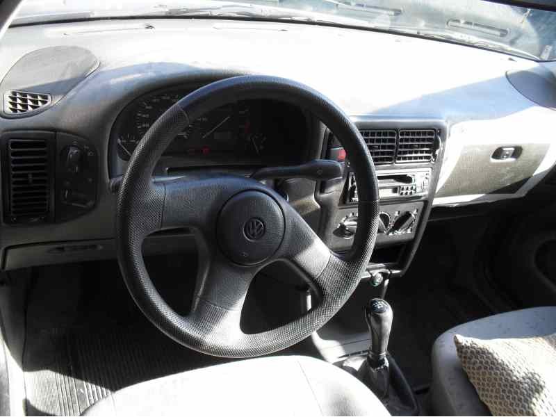 volkswagen polo berlina (6n1) del año 1996