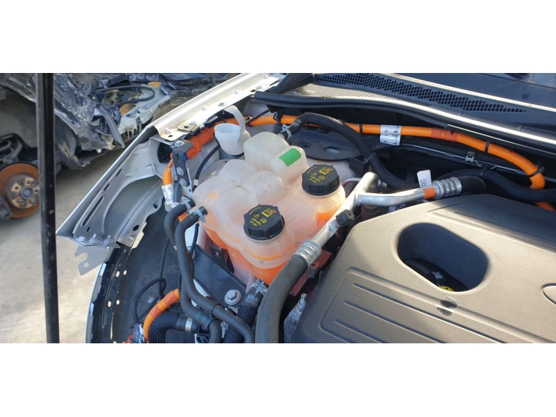 Recambio de deposito expansion para ford kuga hybrid st-line x referencia OEM IAM LX618A080HE  
