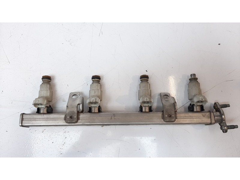 Recambio de rampa inyectora para kia rio (yb) 1.2 cat referencia OEM IAM 3535003500  