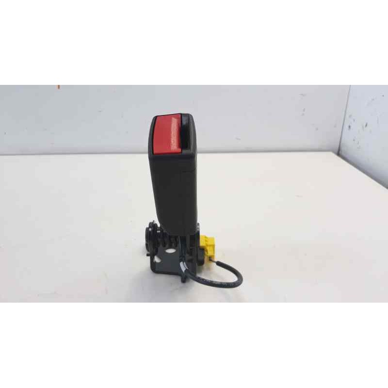 Recambio de cinturon seguridad trasero izquierdo para mercedes-benz clase cla (w117) cla 180 (117.342) referencia OEM IAM A17686