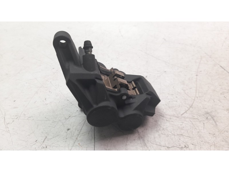 Recambio de pinza de freno delantera derecha para yamaha mt -07 referencia OEM IAM 1WS2580U00  