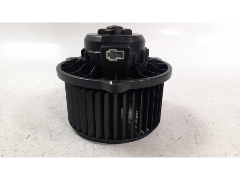 Recambio de ventilador calefaccion para kia rio (yb) 1.2 cat referencia OEM IAM 97113H8000  