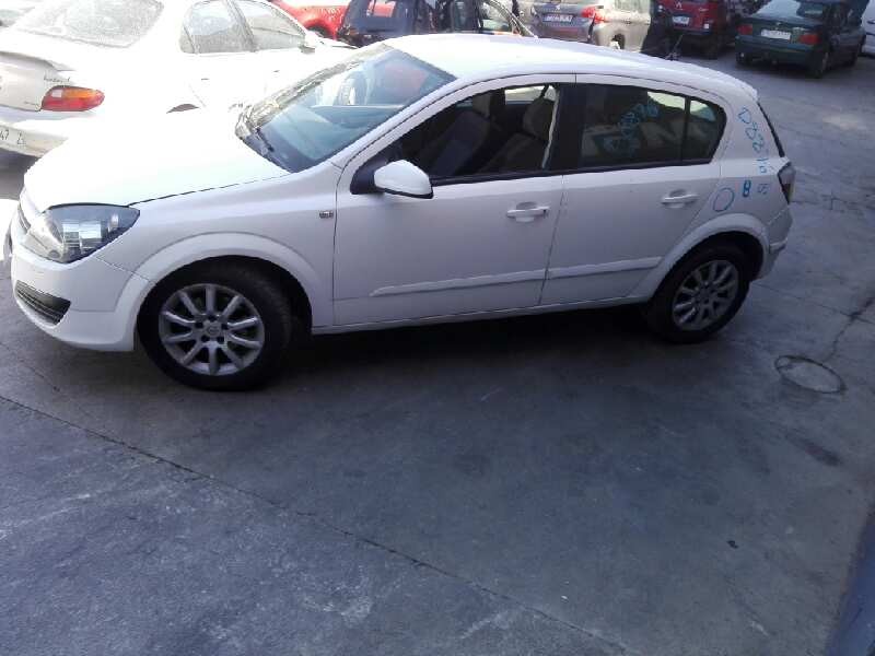 opel astra h berlina del año 2005