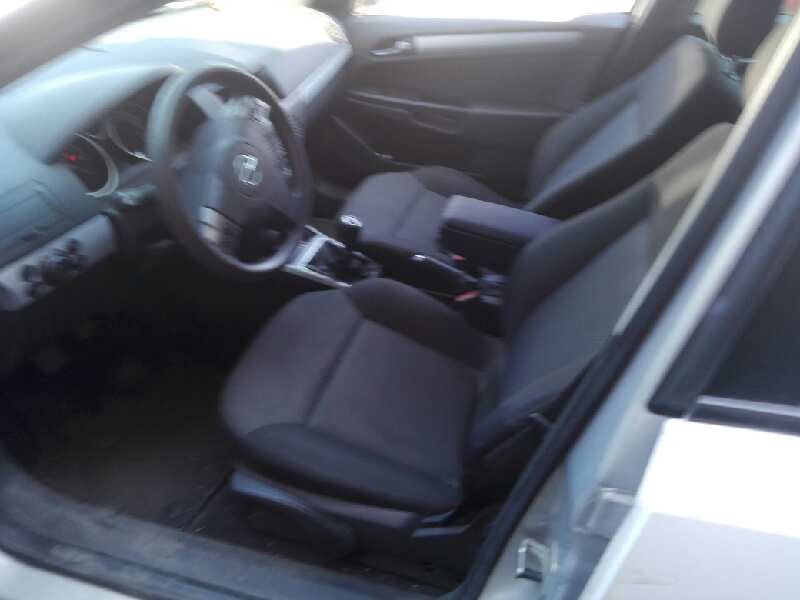 opel astra h berlina del año 2005