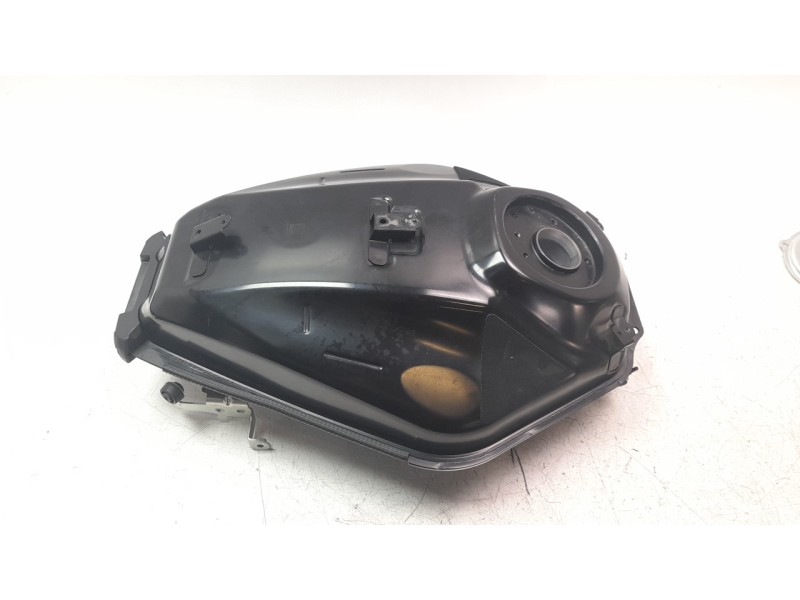 Recambio de deposito combustible para yamaha mt -07 referencia OEM IAM BAT2411000  