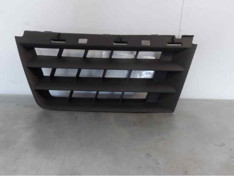 Recambio de rejilla delantera para renault scenic ii referencia OEM IAM 7701474779 107194405 RN0322004