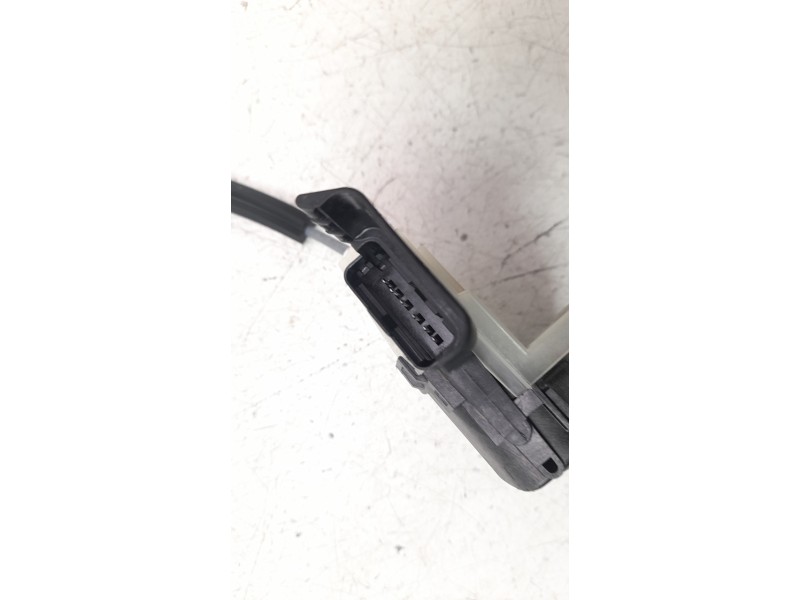 Recambio de cerradura puerta trasera izquierda para peugeot 208 (p2) active referencia OEM IAM 444130  