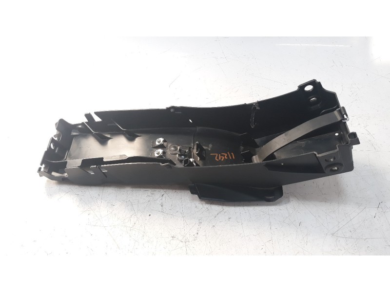 Recambio de moldura para yamaha yzf-r6 referencia OEM IAM BEB8212B00  