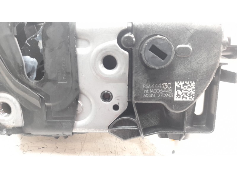 Recambio de cerradura puerta trasera izquierda para peugeot 208 (p2) active referencia OEM IAM 444130  