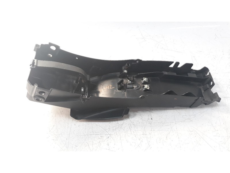 Recambio de moldura para yamaha yzf-r6 referencia OEM IAM BEB8212B00  