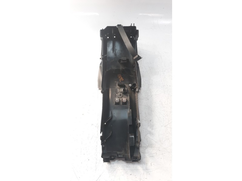 Recambio de moldura para yamaha yzf-r6 referencia OEM IAM BEB8212B00  