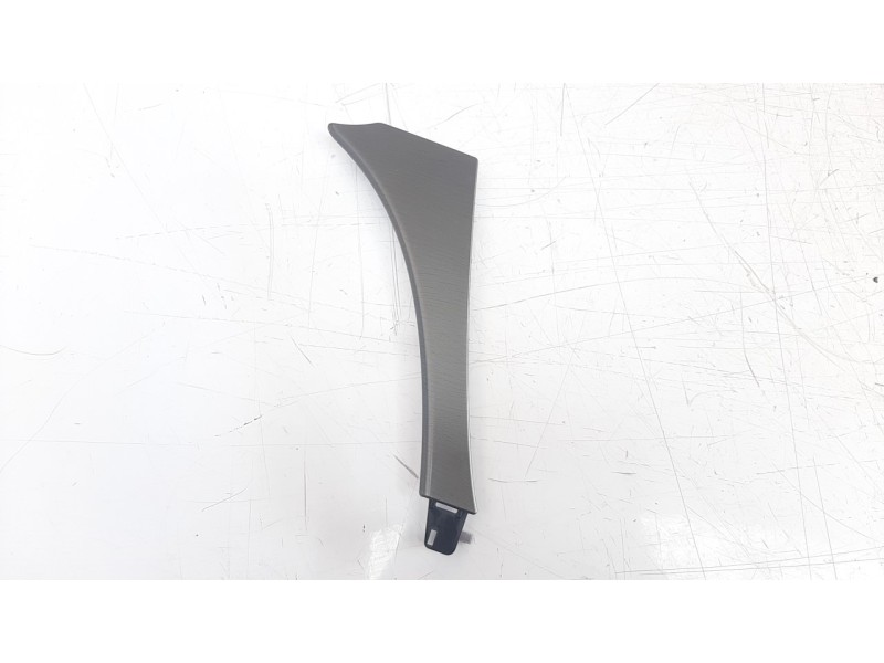 Recambio de moldura para opel insignia berlina 2.0 16v cdti referencia OEM IAM 13242092  