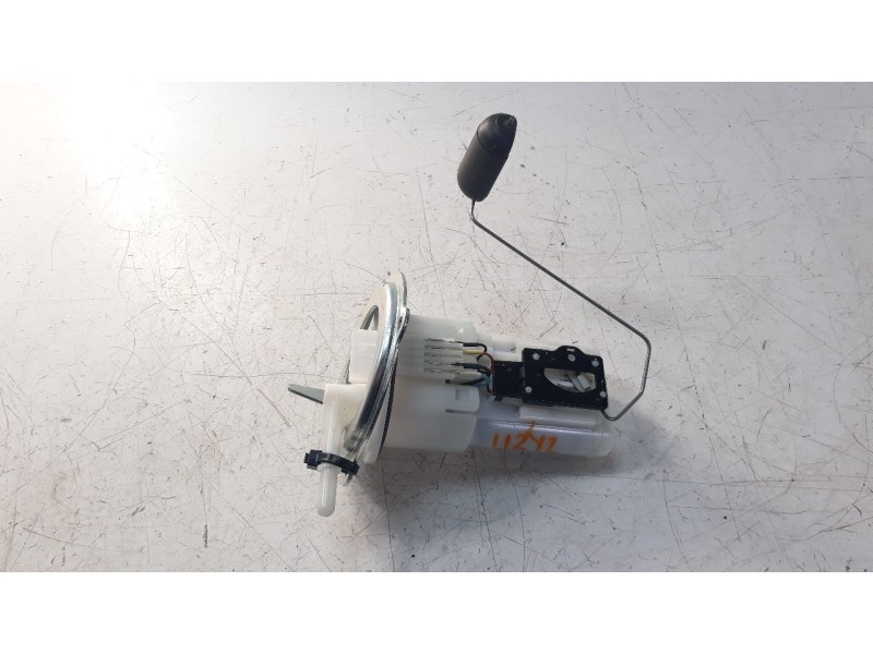 Recambio de bomba combustible para yamaha yzf-r6 referencia OEM IAM 1WS139071000  