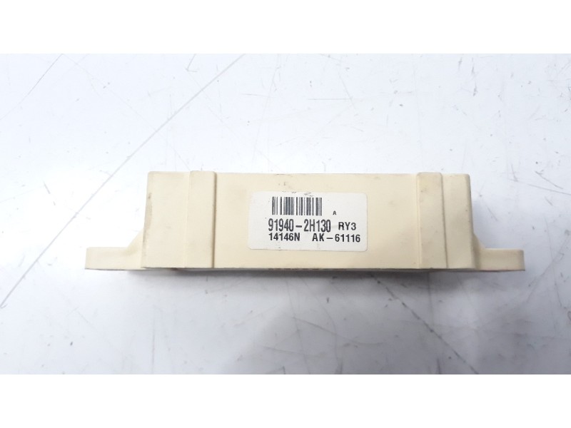 Recambio de caja reles / fusibles para kia cee´d 1.4 crdi cat referencia OEM IAM 919402H130  