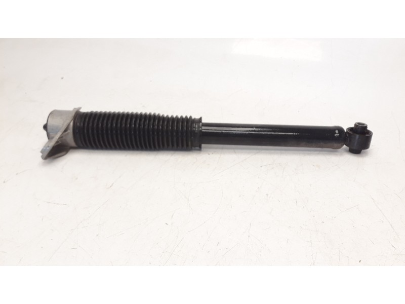 Recambio de amortiguador trasero derecho para kia sportage 1.6 gdi cat referencia OEM IAM 55300R200  