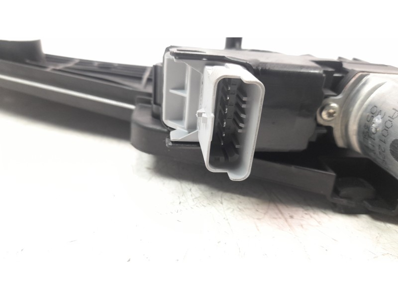 Recambio de elevalunas delantero derecho para peugeot 208 (p2) active referencia OEM IAM 9829043380  