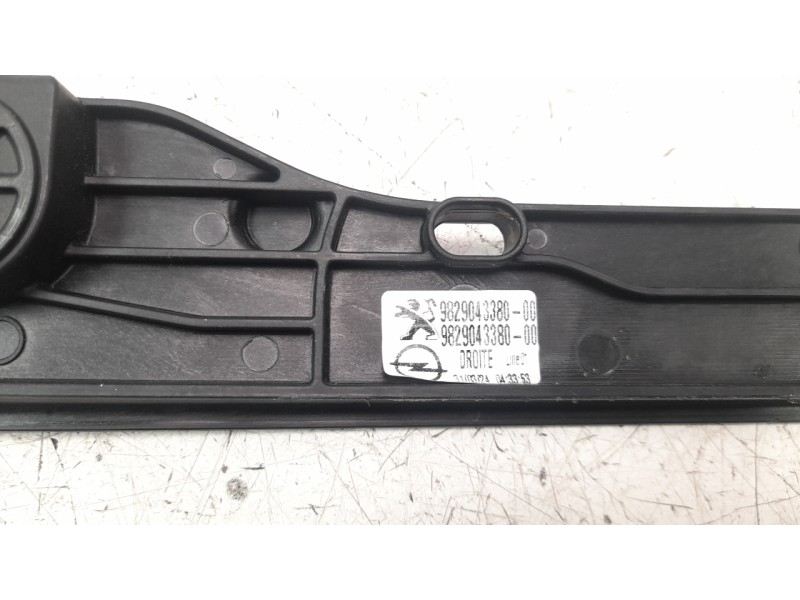 Recambio de elevalunas delantero derecho para peugeot 208 (p2) active referencia OEM IAM 9829043380  