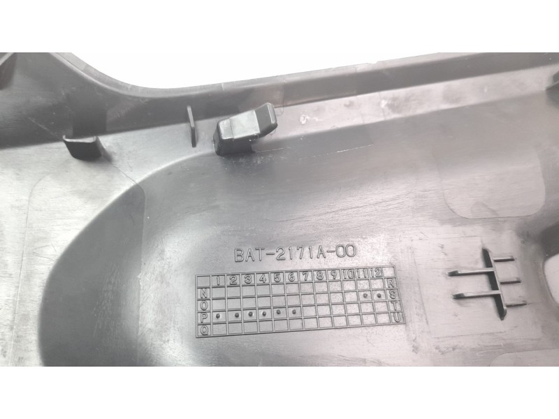 Recambio de moldura para yamaha mt -07 referencia OEM IAM BAT2171A00  