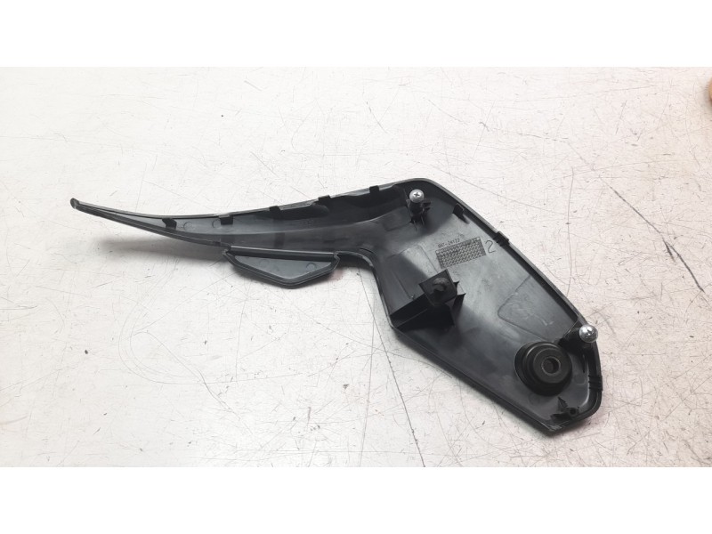 Recambio de moldura para yamaha mt -07 referencia OEM IAM BAT24122  