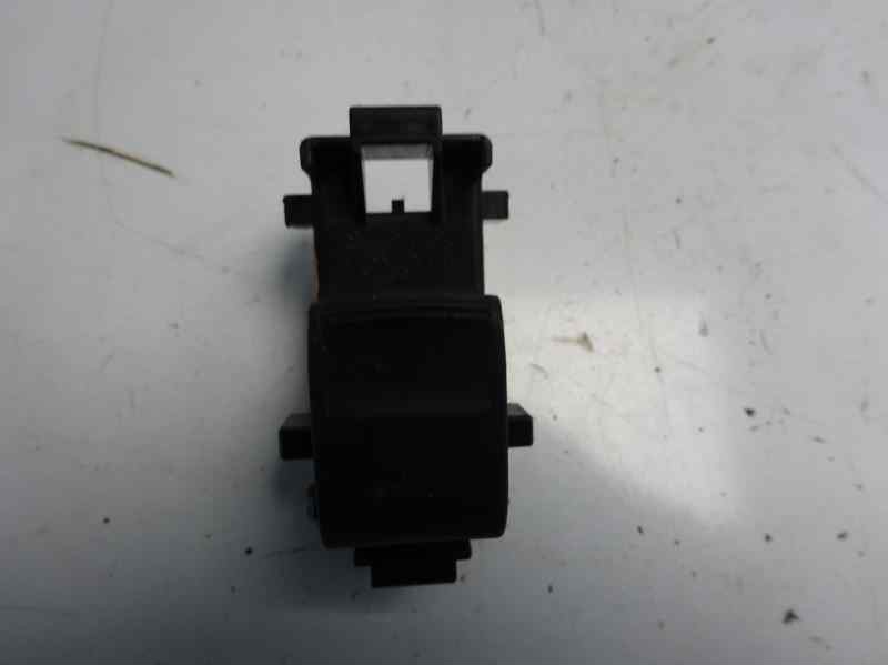 Recambio de mando elevalunas delantero derecho para toyota yaris active hybrid referencia OEM IAM   