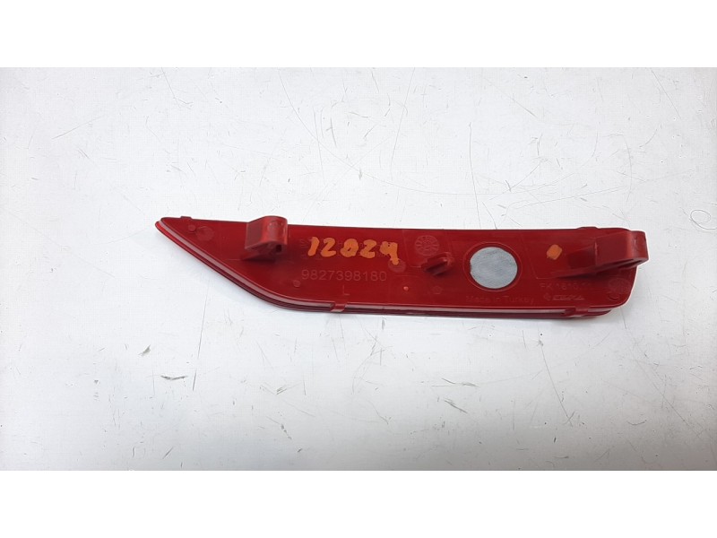 Recambio de piloto trasero izquierdo paragolpes para peugeot 208 (p2) active referencia OEM IAM 9827398180  