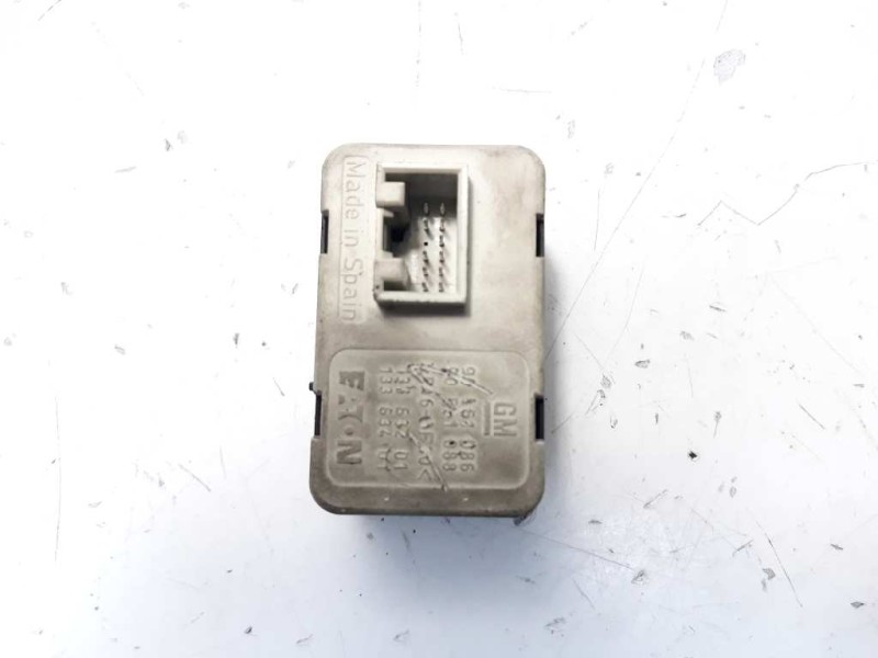 Recambio de mando elevalunas delantero izquierdo para opel zafira a elegance referencia OEM IAM 13363401  