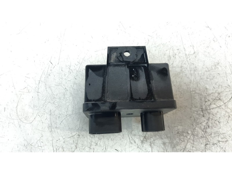 Recambio de caja precalentamiento para jeep cherokee 2.0 m-jet cat referencia OEM IAM 68079153AA  