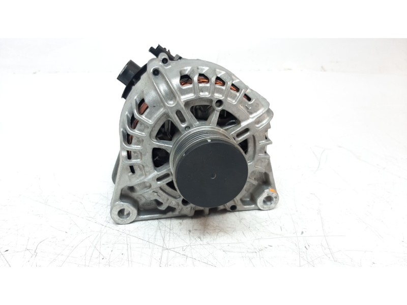 Recambio de alternador para peugeot 2008 (p1) 1.2 puretech referencia OEM IAM 9835688980  