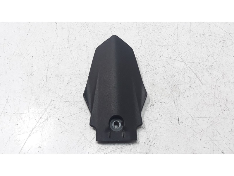 Recambio de molduras traseras para yamaha yzf-r6 referencia OEM IAM BEB2172X  
